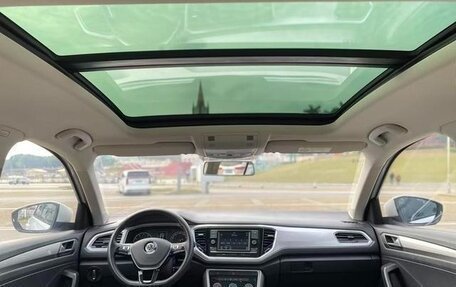 Volkswagen T-Roc I, 2021 год, 1 670 007 рублей, 13 фотография