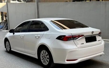 Toyota Corolla, 2022 год, 1 690 000 рублей, 2 фотография