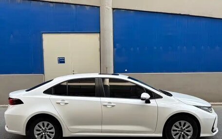 Toyota Corolla, 2022 год, 1 690 000 рублей, 5 фотография