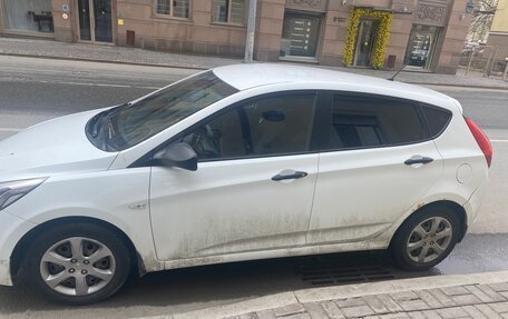 Hyundai Solaris II рестайлинг, 2014 год, 1 050 000 рублей, 2 фотография