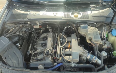 Audi A4, 2002 год, 750 000 рублей, 11 фотография