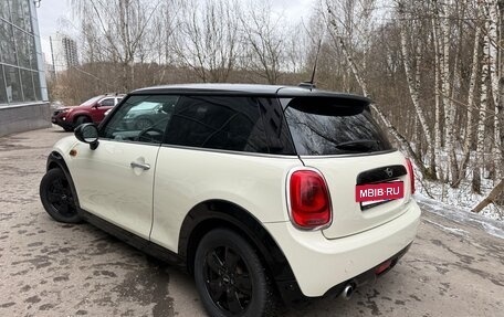 MINI Hatch, 2018 год, 1 950 000 рублей, 3 фотография