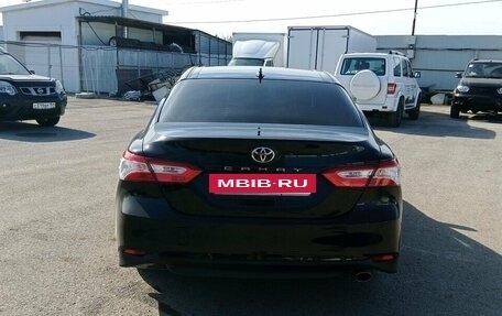 Toyota Camry, 2021 год, 2 800 000 рублей, 4 фотография