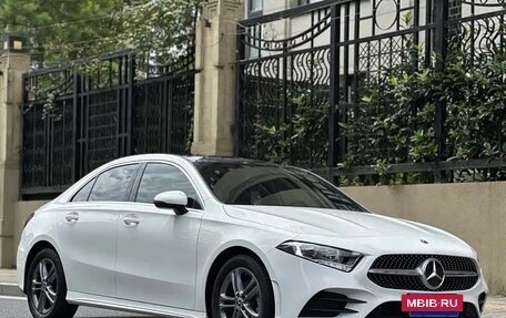 Mercedes-Benz A-Класс, 2022 год, 1 980 050 рублей, 3 фотография