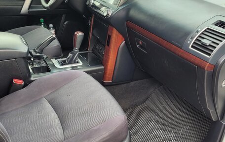 Toyota Land Cruiser Prado 150 рестайлинг 2, 2014 год, 3 200 000 рублей, 8 фотография