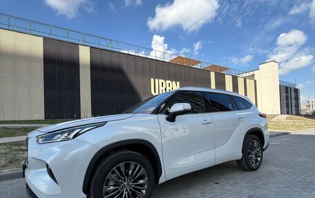 Toyota Highlander, 2026 год, 5 680 000 рублей, 16 фотография