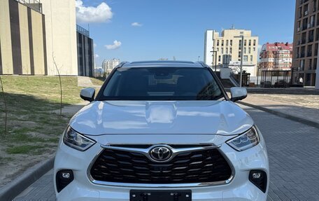 Toyota Highlander, 2026 год, 5 680 000 рублей, 29 фотография