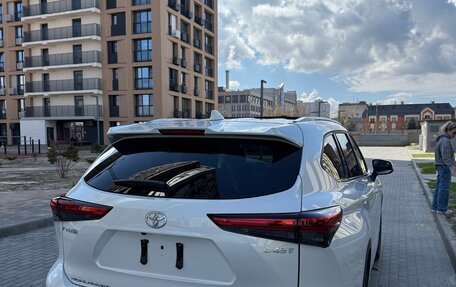 Toyota Highlander, 2026 год, 5 680 000 рублей, 24 фотография