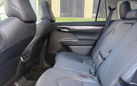 Toyota Highlander, 2026 год, 5 680 000 рублей, 23 фотография