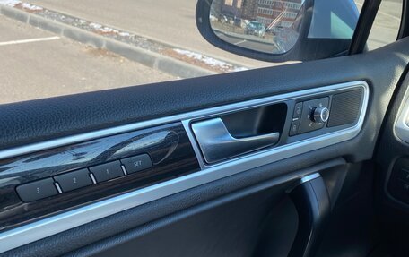 Volkswagen Touareg III, 2017 год, 2 950 000 рублей, 10 фотография