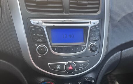 Hyundai Solaris II рестайлинг, 2013 год, 720 000 рублей, 6 фотография