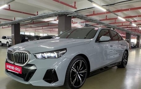 BMW 5 серия, 2025 год, 8 000 000 рублей, 2 фотография