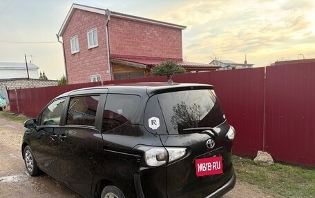 Toyota Sienta II, 2018 год, 1 250 000 рублей, 3 фотография