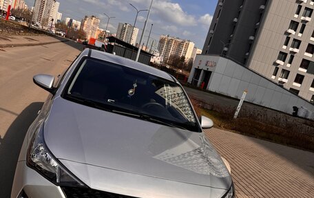 Hyundai Solaris II рестайлинг, 2021 год, 1 570 000 рублей, 3 фотография