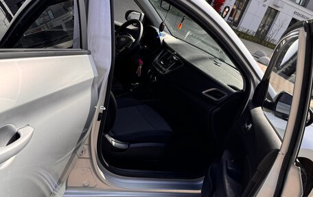 Hyundai Solaris II рестайлинг, 2021 год, 1 570 000 рублей, 11 фотография