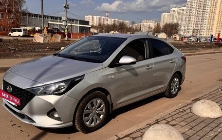 Hyundai Solaris II рестайлинг, 2021 год, 1 570 000 рублей, 8 фотография