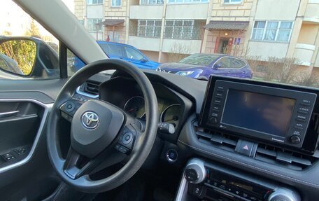 Toyota RAV4, 2020 год, 3 210 000 рублей, 8 фотография