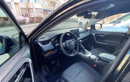 Toyota RAV4, 2020 год, 3 210 000 рублей, 10 фотография