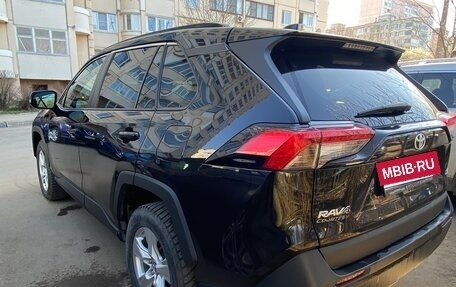 Toyota RAV4, 2020 год, 3 210 000 рублей, 4 фотография