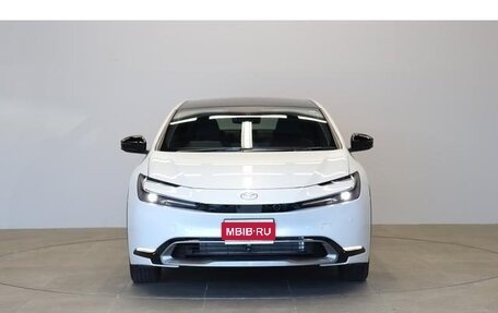 Toyota Prius IV XW50, 2023 год, 2 150 000 рублей, 1 фотография
