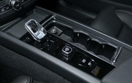 Volvo XC60 II, 2025 год, 9 864 265 рублей, 4 фотография