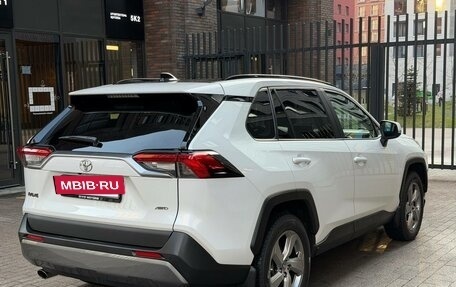 Toyota RAV4, 2020 год, 3 600 000 рублей, 3 фотография