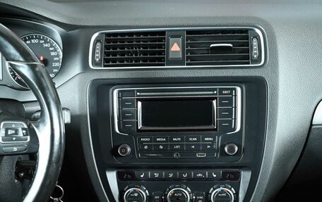 Volkswagen Jetta VI, 2013 год, 1 060 000 рублей, 13 фотография