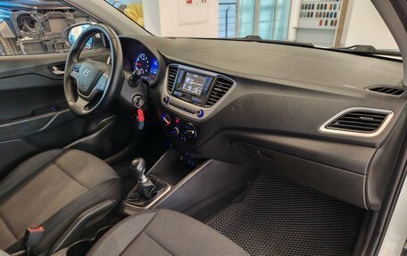 Hyundai Solaris II рестайлинг, 2017 год, 954 000 рублей, 7 фотография