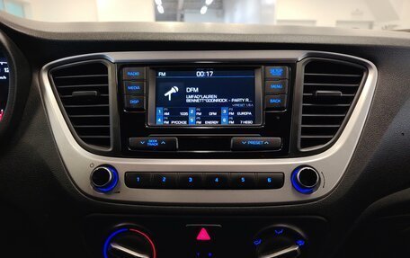 Hyundai Solaris II рестайлинг, 2017 год, 954 000 рублей, 14 фотография