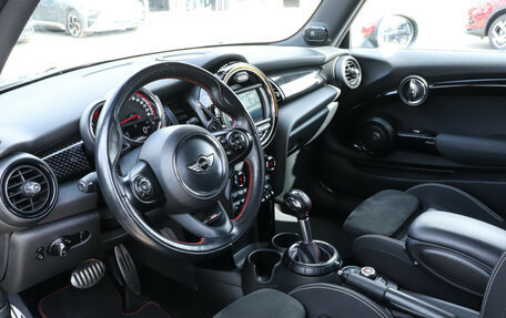 MINI Hatch, 2017 год, 2 370 000 рублей, 13 фотография