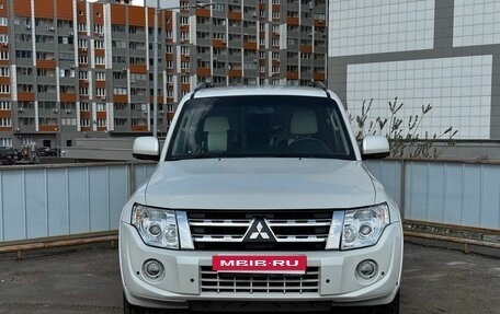 Mitsubishi Pajero IV, 2013 год, 2 345 000 рублей, 2 фотография