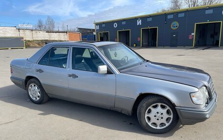 Mercedes-Benz E-Класс, 1994 год, 350 000 рублей, 5 фотография