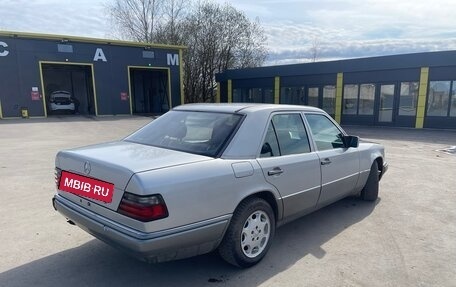 Mercedes-Benz E-Класс, 1994 год, 350 000 рублей, 4 фотография
