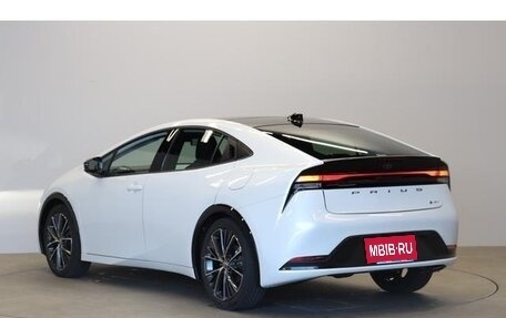 Toyota Prius IV XW50, 2023 год, 2 150 000 рублей, 5 фотография