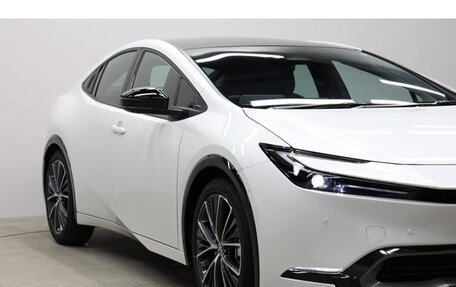 Toyota Prius IV XW50, 2023 год, 2 150 000 рублей, 6 фотография