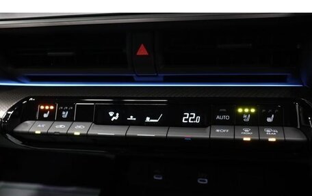 Toyota Prius IV XW50, 2023 год, 2 150 000 рублей, 17 фотография