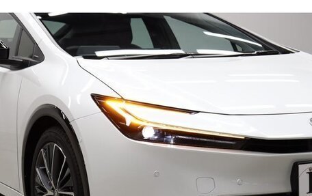 Toyota Prius IV XW50, 2023 год, 2 150 000 рублей, 8 фотография