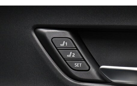 Toyota Prius IV XW50, 2023 год, 2 150 000 рублей, 21 фотография