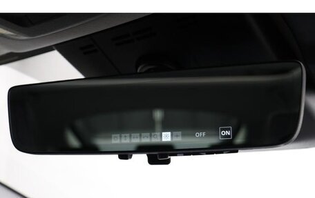 Toyota Prius IV XW50, 2023 год, 2 150 000 рублей, 25 фотография