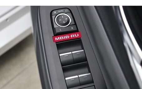 Toyota Prius IV XW50, 2023 год, 2 150 000 рублей, 19 фотография