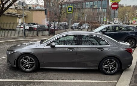 Mercedes-Benz A-Класс, 2019 год, 2 450 000 рублей, 3 фотография