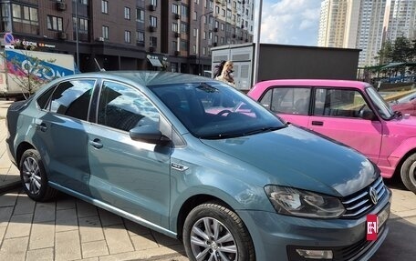 Volkswagen Polo VI (EU Market), 2019 год, 1 350 000 рублей, 2 фотография