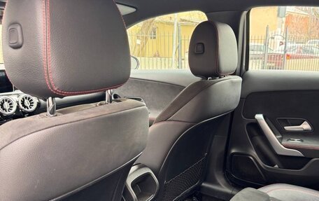 Mercedes-Benz A-Класс, 2019 год, 2 450 000 рублей, 6 фотография