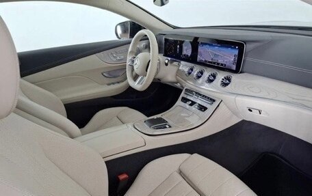 Mercedes-Benz E-Класс, 2021 год, 5 500 000 рублей, 10 фотография