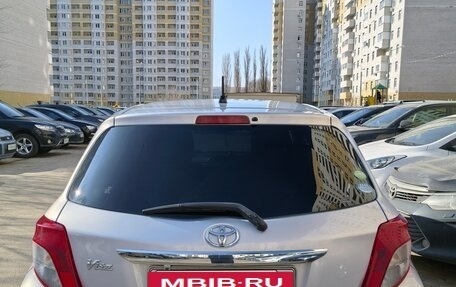 Toyota Vitz, 2014 год, 729 000 рублей, 2 фотография