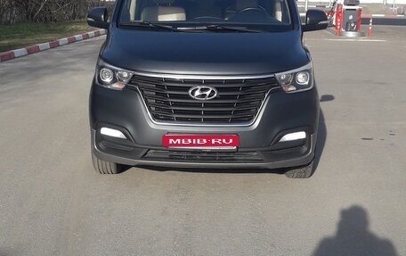 Hyundai H-1 II рестайлинг, 2020 год, 2 990 000 рублей, 1 фотография