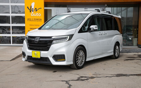 Honda Stepwgn IV, 2017 год, 2 059 000 рублей, 2 фотография