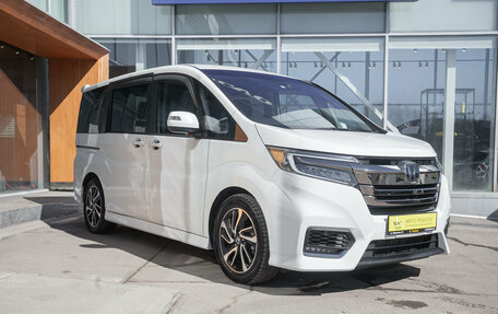 Honda Stepwgn IV, 2018 год, 2 324 000 рублей, 6 фотография