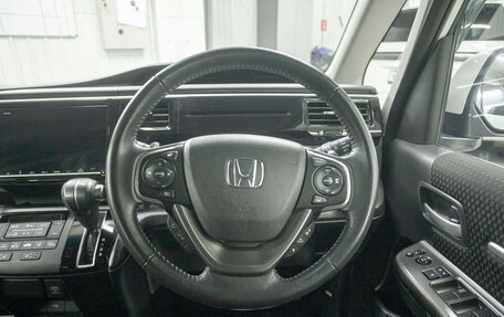 Honda Stepwgn IV, 2018 год, 2 324 000 рублей, 18 фотография