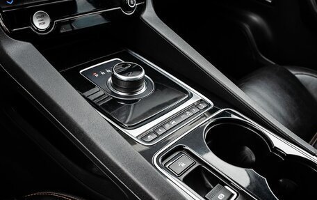 Jaguar F-Pace, 2017 год, 2 600 000 рублей, 25 фотография